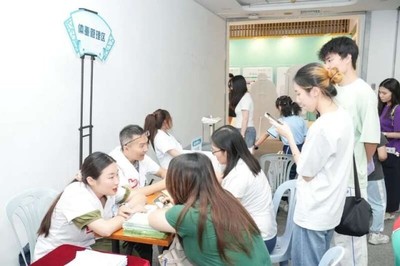 青年夜校送健康，中醫藥養生夜市點亮千年商圈