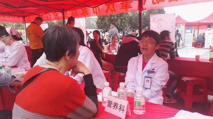 市一院開展“天天學雷鋒，志愿不停步”系列活動，營養健康咨詢便民惠民暖人心